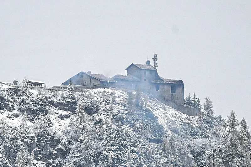 Objavljene fotografije: Vatra potpuno uništila Hitlerovo poznato izletište
